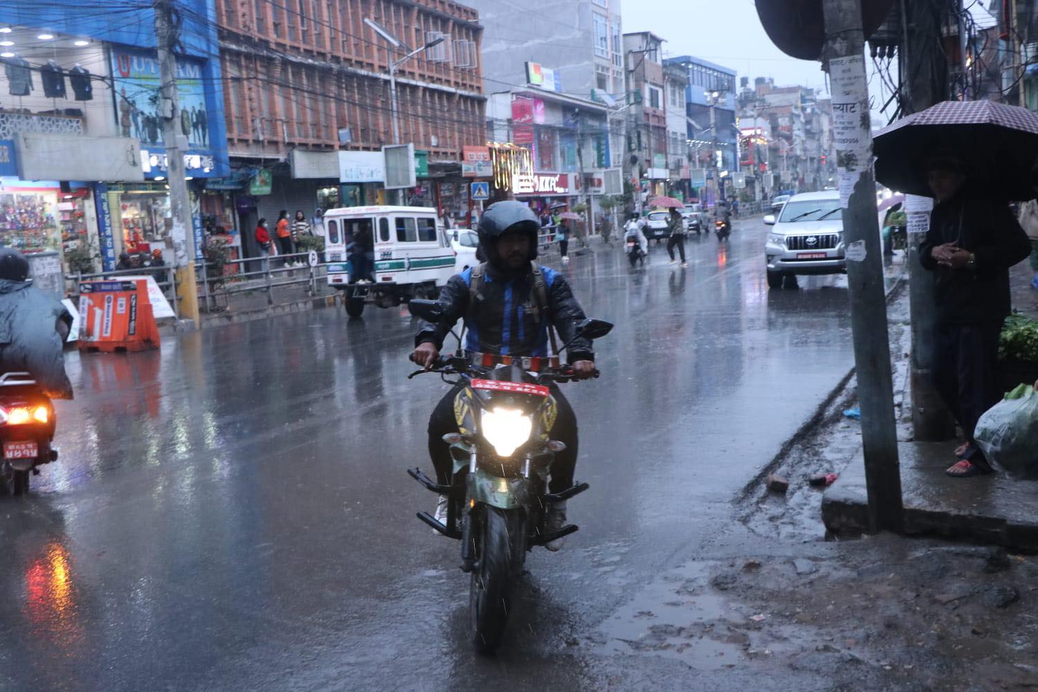 काठमाडौँ उपत्यकामा हल्का वर्षा